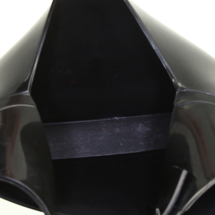 Bolso para llevar al hombro o en la mano Gucci Bardot en resina negra - Detail D2