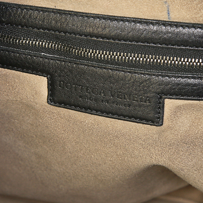 Bolso de mano Bottega Veneta Veneta en cuero intrecciato marrón - Detail D3