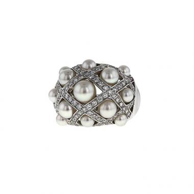 Dome-shaped Chanel Baroque medium model ring in white gold,  pearls and diamonds Dome-shaped Chanel Baroque medium model ring in white gold,  pearls and diamonds