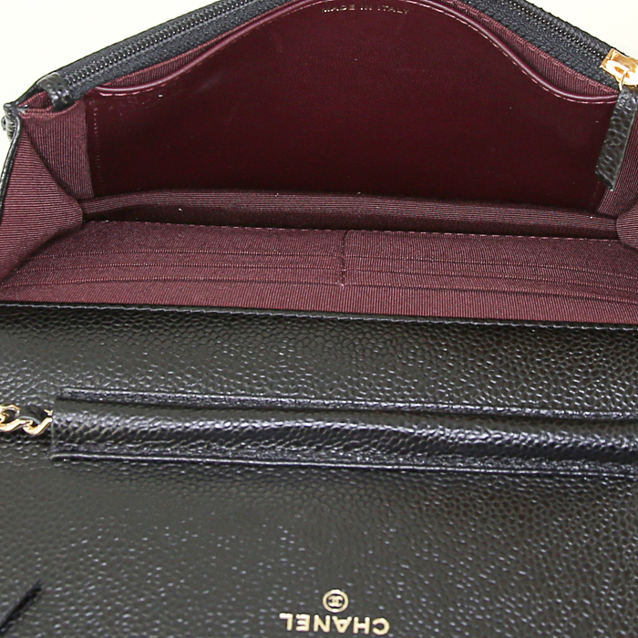 Chanel Wallet on Chain shoulder bag in black quilted grained leather - Detail D2