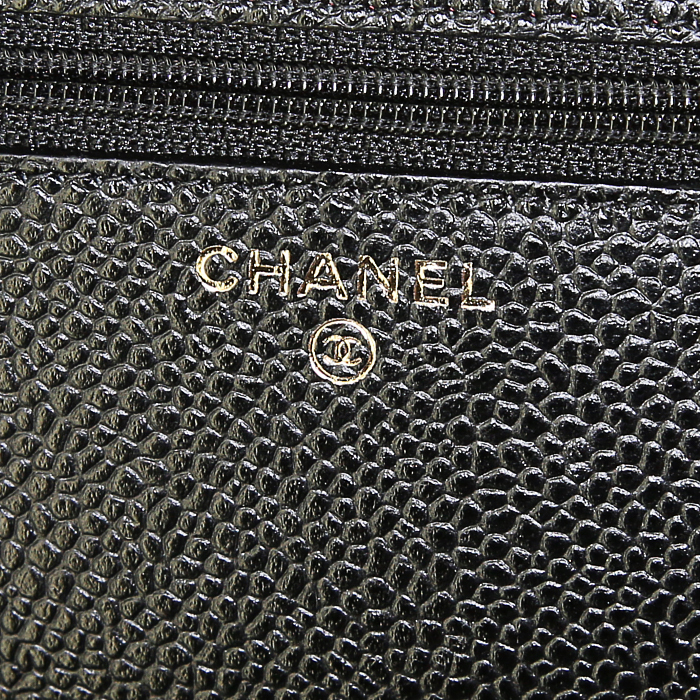 Chanel Wallet on Chain shoulder bag in black quilted grained leather - Detail D3