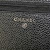Sac bandoulière Chanel Wallet on Chain en cuir grainé matelassé noir - Detail D3 thumbnail