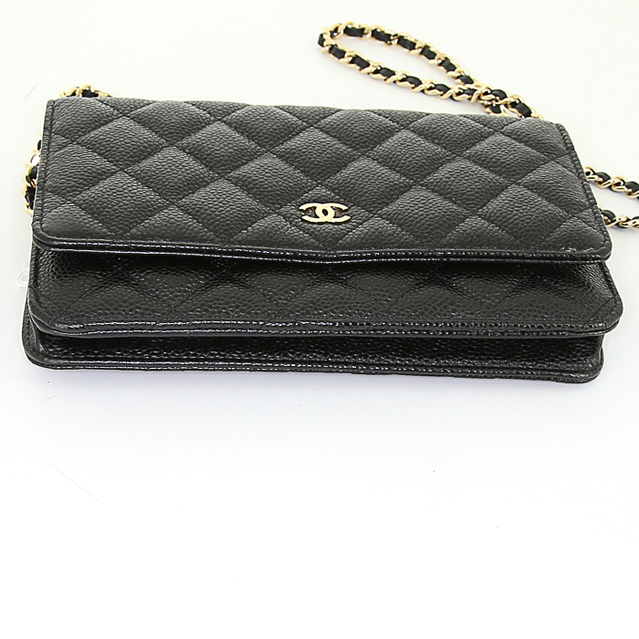 Chanel Wallet on Chain shoulder bag in black quilted grained leather - Detail D5
