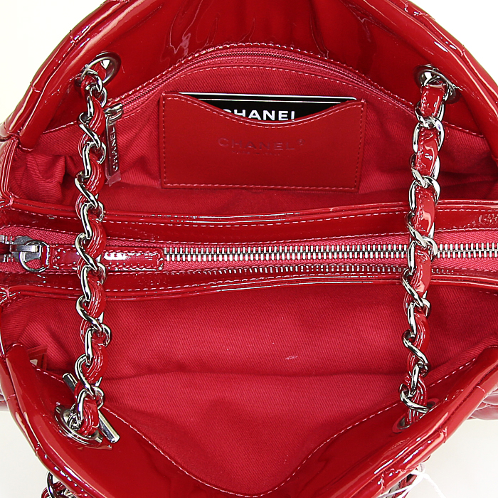 Borsa Chanel Just Mademoiselle in pelle verniciata e foderata rossa - Detail D2