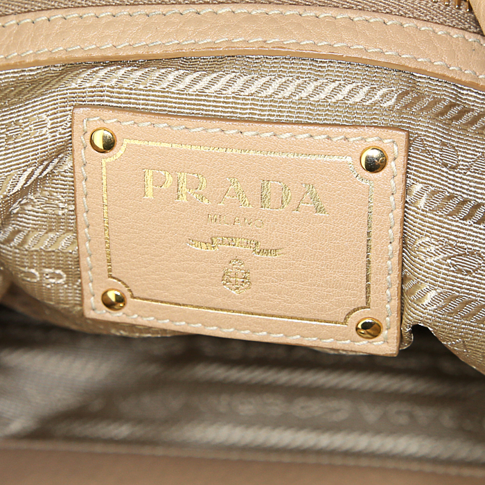 Borsa a spalla Prada in pelle beige - Detail D3