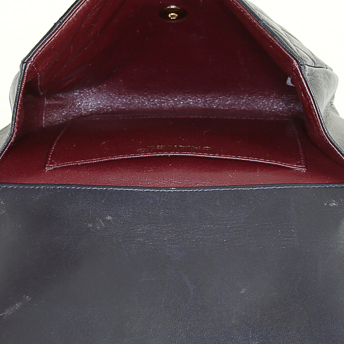 Chanel small model handbag/clutch in black quilted leather - Detail D2