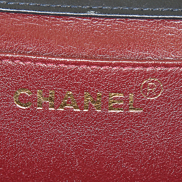 Bolso/bolsito Chanel modelo pequeño en cuero acolchado negro - Detail D3