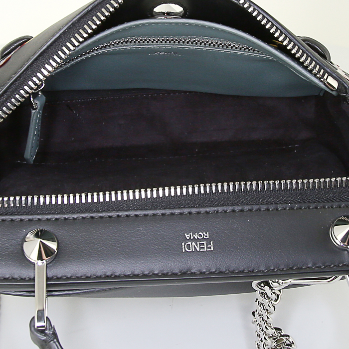 Fendi Dotcom shoulder bag in black leather - Detail D3