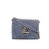 Sac à main Louis Vuitton Twist moyen modèle en cuir épi bleu-jean - 360 thumbnail