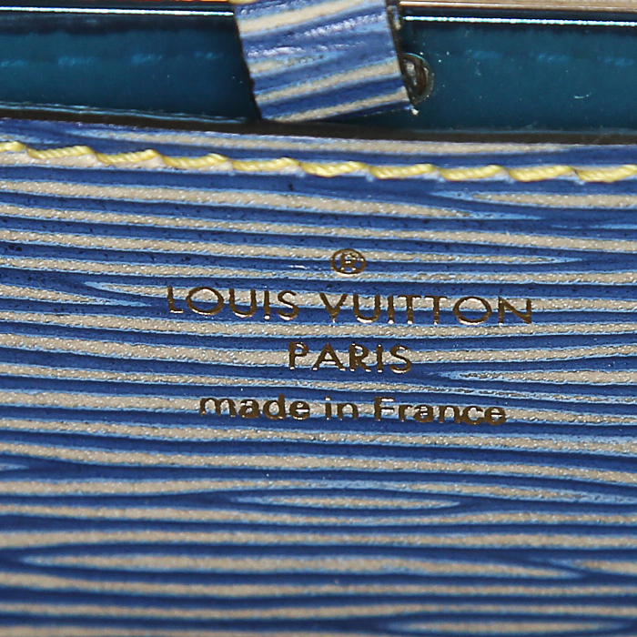 Sac à main Louis Vuitton  Twist moyen modèle  en cuir épi bleu-jean - Detail D4