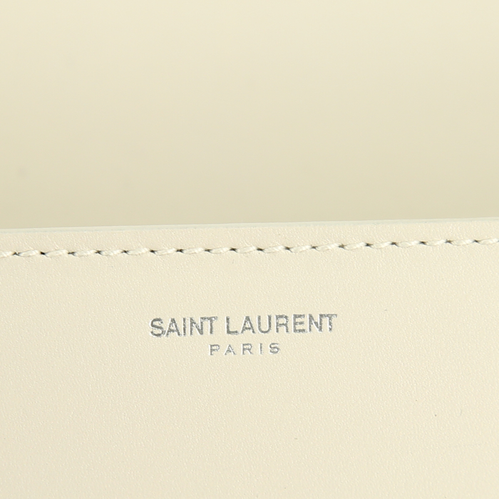 Saint Laurent Betty shoulder bag in white leather - Detail D4