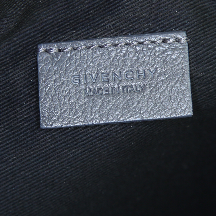 Pochette Givenchy  Antigona pochette en cuir gris - Detail D3