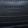 Bolsito de mano Givenchy Antigona en cuero negro - Detail D3 thumbnail