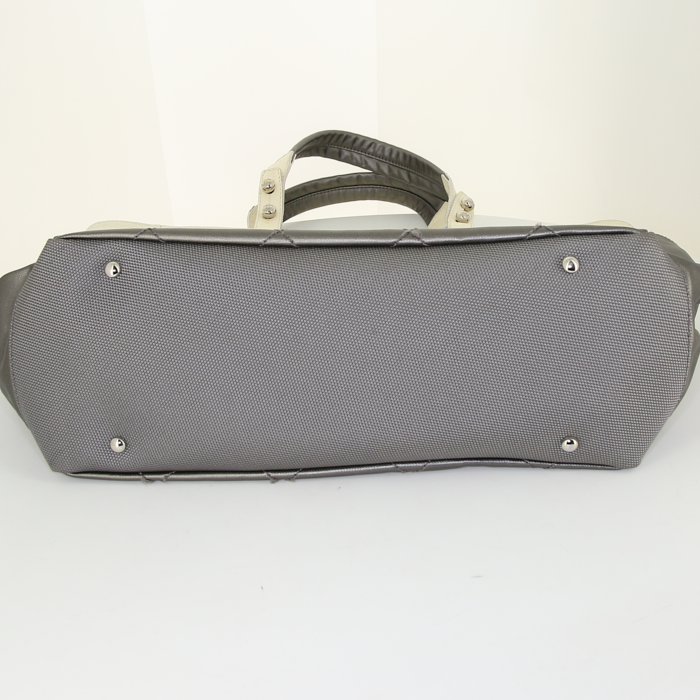 Sac cabas Chanel Paris-Biarritz en toile mordorée et crème - Detail D4