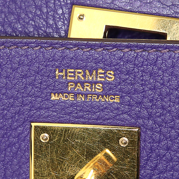 Hermes Kelly 32 cm handbag in purple Iris togo leather - Detail D4