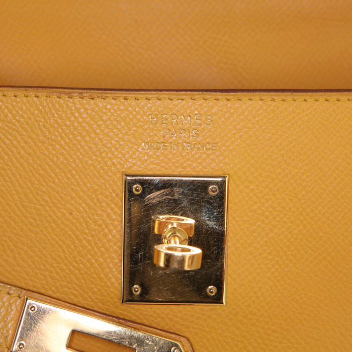 Bolso de mano Hermes Kelly 35 cm en cuero epsom amarillo - Detail D4
