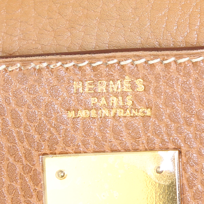 Bolso de mano Hermes Kelly 32 cm en cuero Fjord color oro - Detail D4