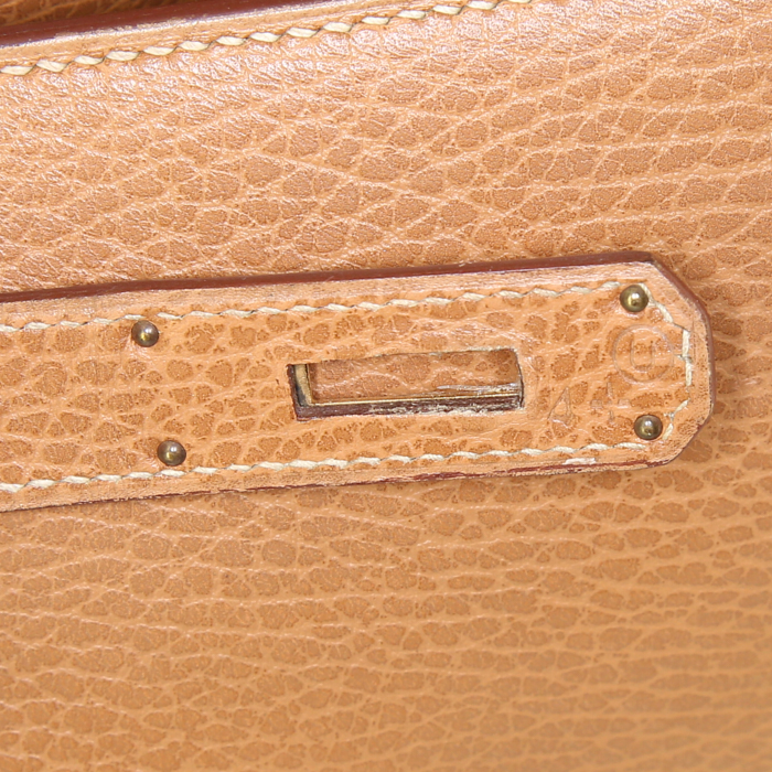 Bolso de mano Hermes Kelly 32 cm en cuero Fjord color oro - Detail D5