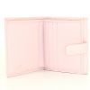 Chanel wallet in pink grained leather - Detail D2 thumbnail