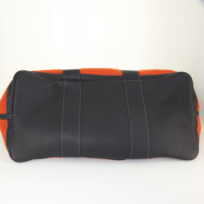 Bolso de fin de semana Hermes Garden en lona estampada con diseños amarilla, marrón y naranja y cuero taurillon clémence azul - Detail D4