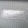 Borsa a tracolla Chanel Boy in pelle nera a motivi orizzontali - Detail D4 thumbnail