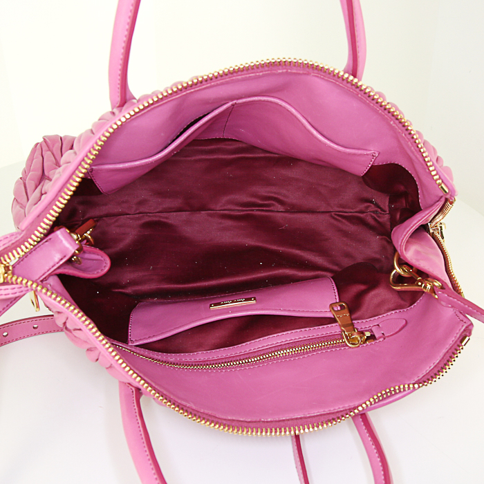 Bolso bandolera Miu Miu Matelassé en cuero acolchado rosa - Detail D3