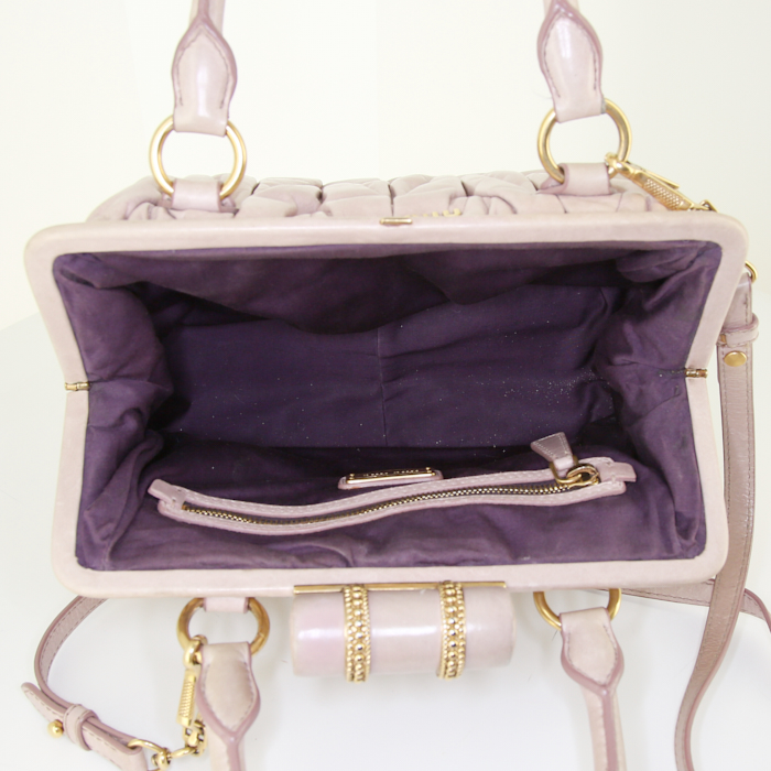 Miu Miu Matelassé handbag mauve quilted leather - Detail D3