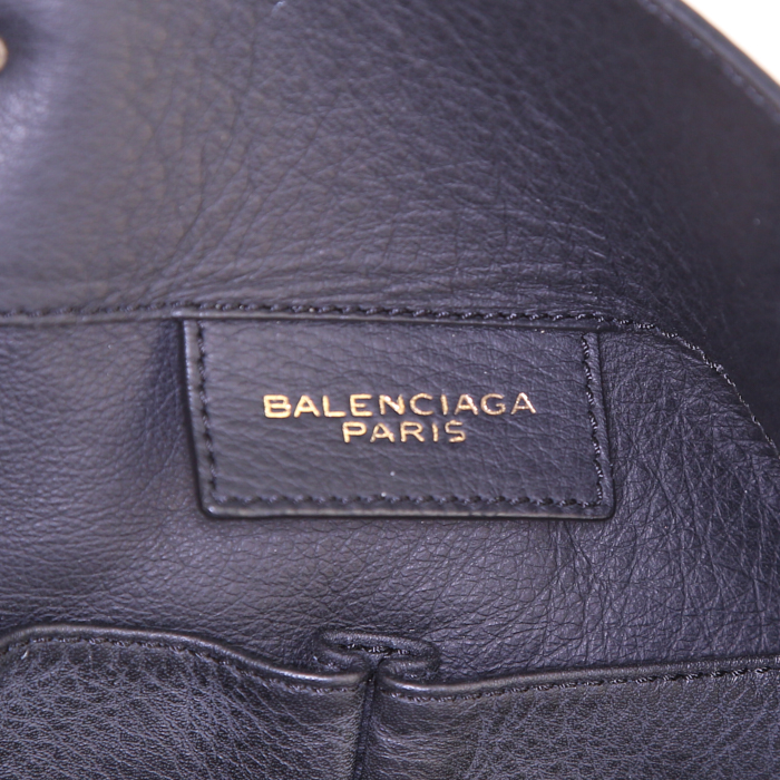Balenciaga shopping bag in black leather - Detail D3