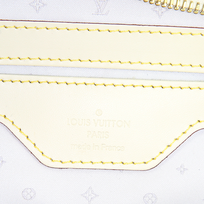 Sac à main Louis Vuitton Le Radieux en cuir crème - Detail D3