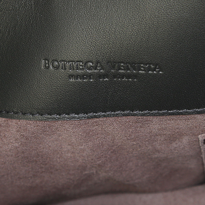 Sac à main Bottega Veneta Olimpia en cuir intrecciato gris anthracite - Detail D3