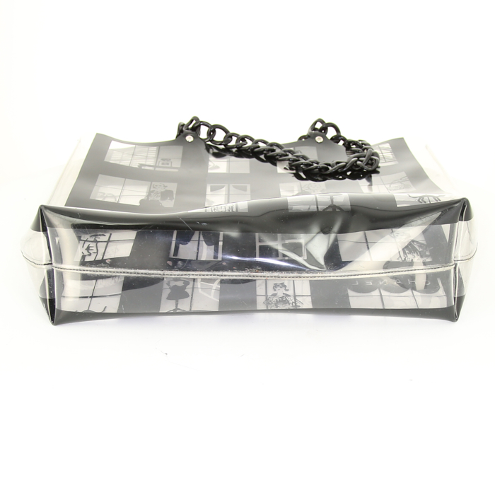 Chanel shopping bag in transparent and black resin - Detail D4