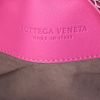 Bolso de mano Bottega Veneta Olimpia Tobu Intreccio en serpiente de agua rosa - Detail D3 thumbnail