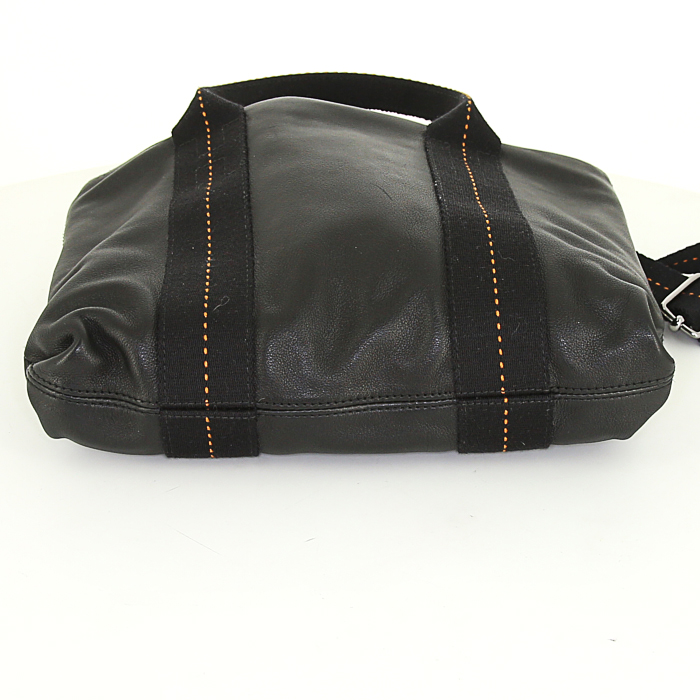 Hermes Caravane small model handbag in black leather and black canvas - Detail D5