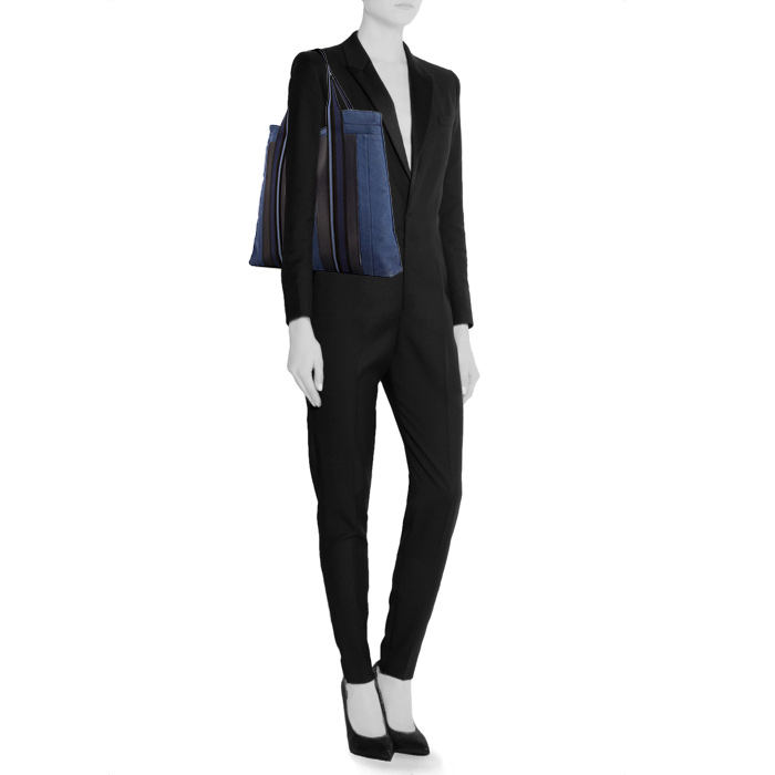 Sac cabas Hermes Toto Bag - Shop Bag en toile bleue et noire et cuir noir - Detail D1