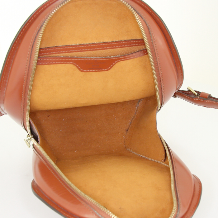 Sac à dos Louis Vuitton Mabillon en cuir épi marron - Detail D2