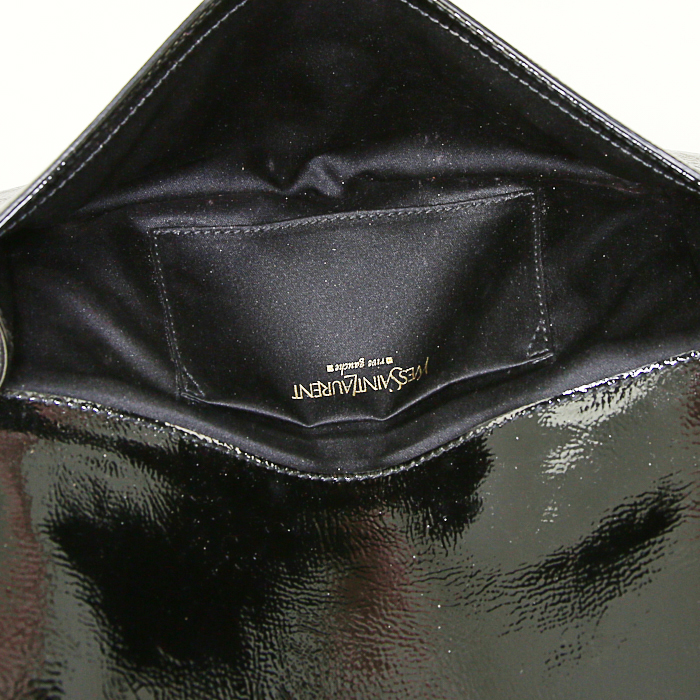 Yves Saint Laurent Belle de Jour pouch in black patent leather - Detail D2