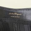 Salvatore Ferragamo Vara  handbag in black patent leather - Detail D3 thumbnail
