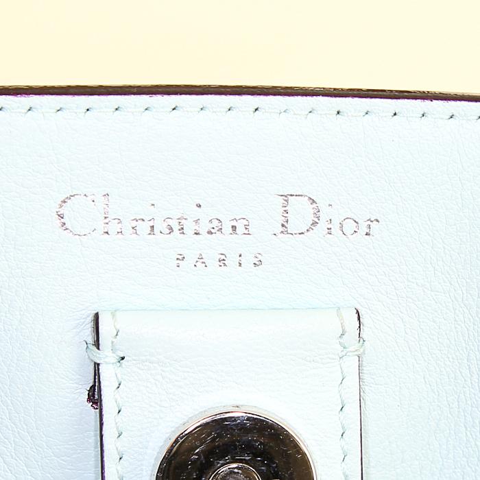 Sac à main Dior Diorissimo moyen modèle en cuir jaune - Detail D4