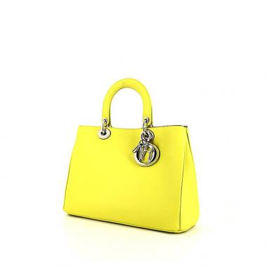 Sac à main Dior Diorissimo moyen modèle en cuir jaune
