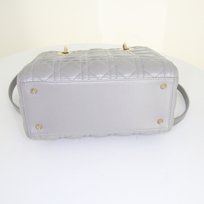 Borsa Dior Lady Dior modello medio in pelle cannage grigio perle - Detail D5