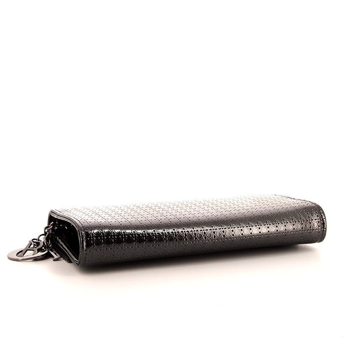 Dior handbag/clutch in silver patent leather - Detail D4