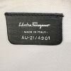 Salvatore Ferragamo pouch in black leather - Detail D3 thumbnail
