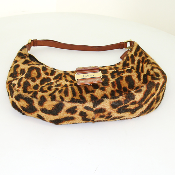 Dior Street Chic handbag in foal and brown leather - Detail D4