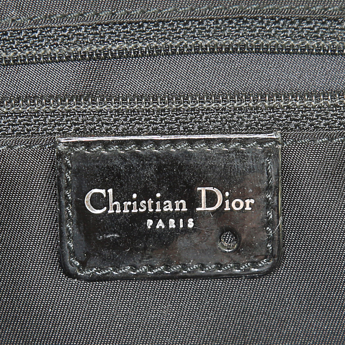 Bolso de mano Dior Vintage en lona Monogram negra y blanca y charol negro - Detail D3