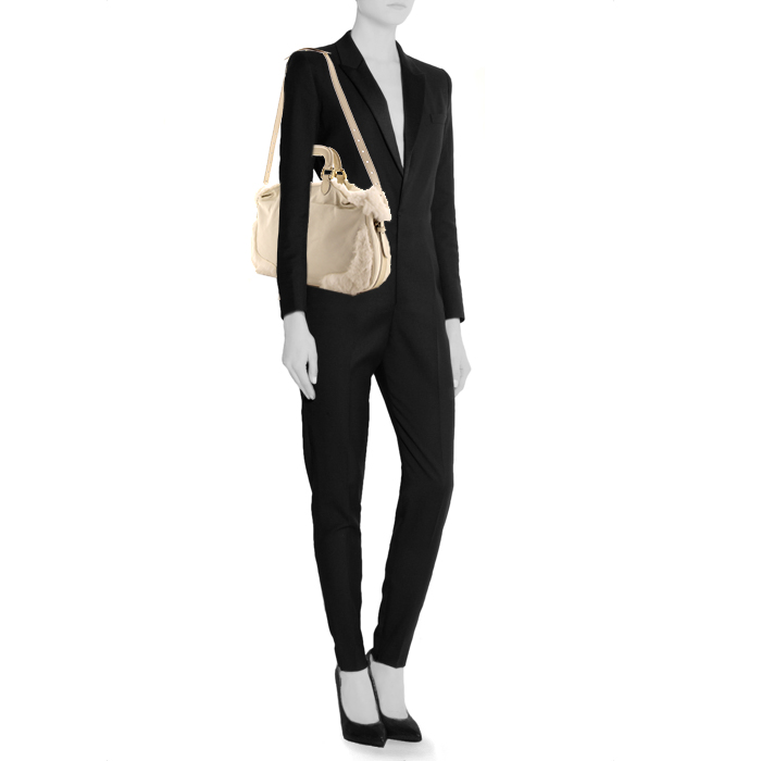 Fendi handbag in off-white leather and off-white furr - Detail D2