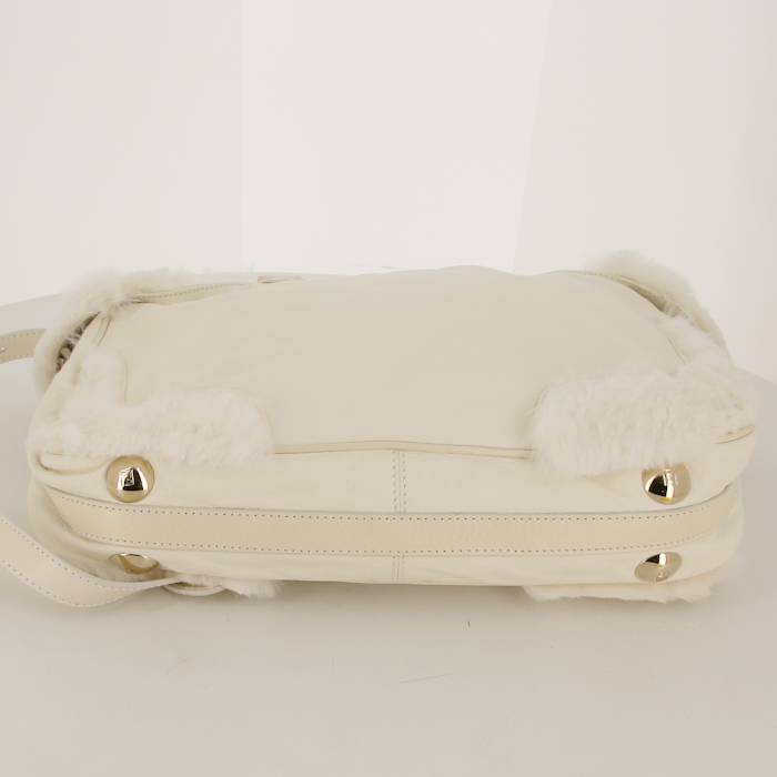 Bolso de mano Fendi en cuero blanquecino y piel blanquecina - Detail D6