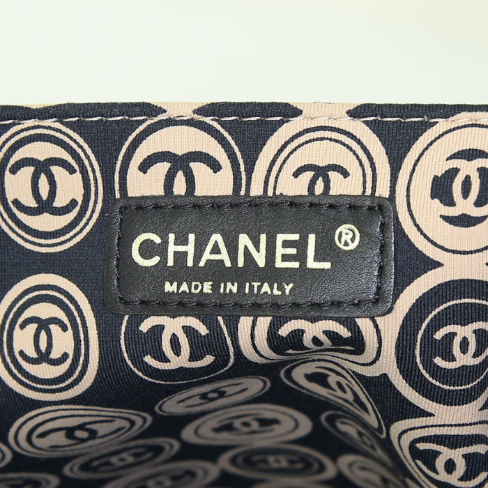 Bolso Cabás Chanel Grand Shopping en lona Monogram bicolor negra y beige y cuero negro - Detail D3