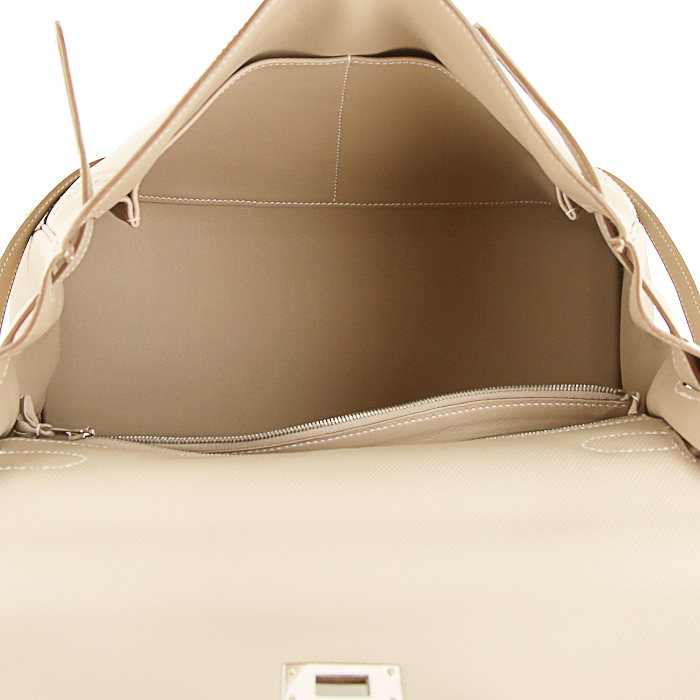 Bolso de mano Hermès Kelly Ghillies en cuero swift gris tórtola - Detail D3