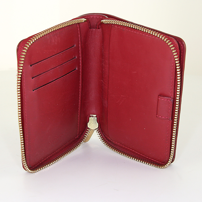 Portefeuille Louis Vuitton en cuir vernis monogram rouge - Detail D2