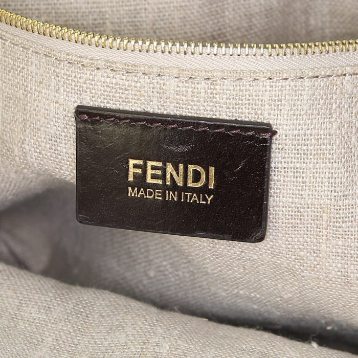 Bolso para llevar al hombro o en la mano Fendi Silvana en cuero marrón oscuro y beige - Detail D4
